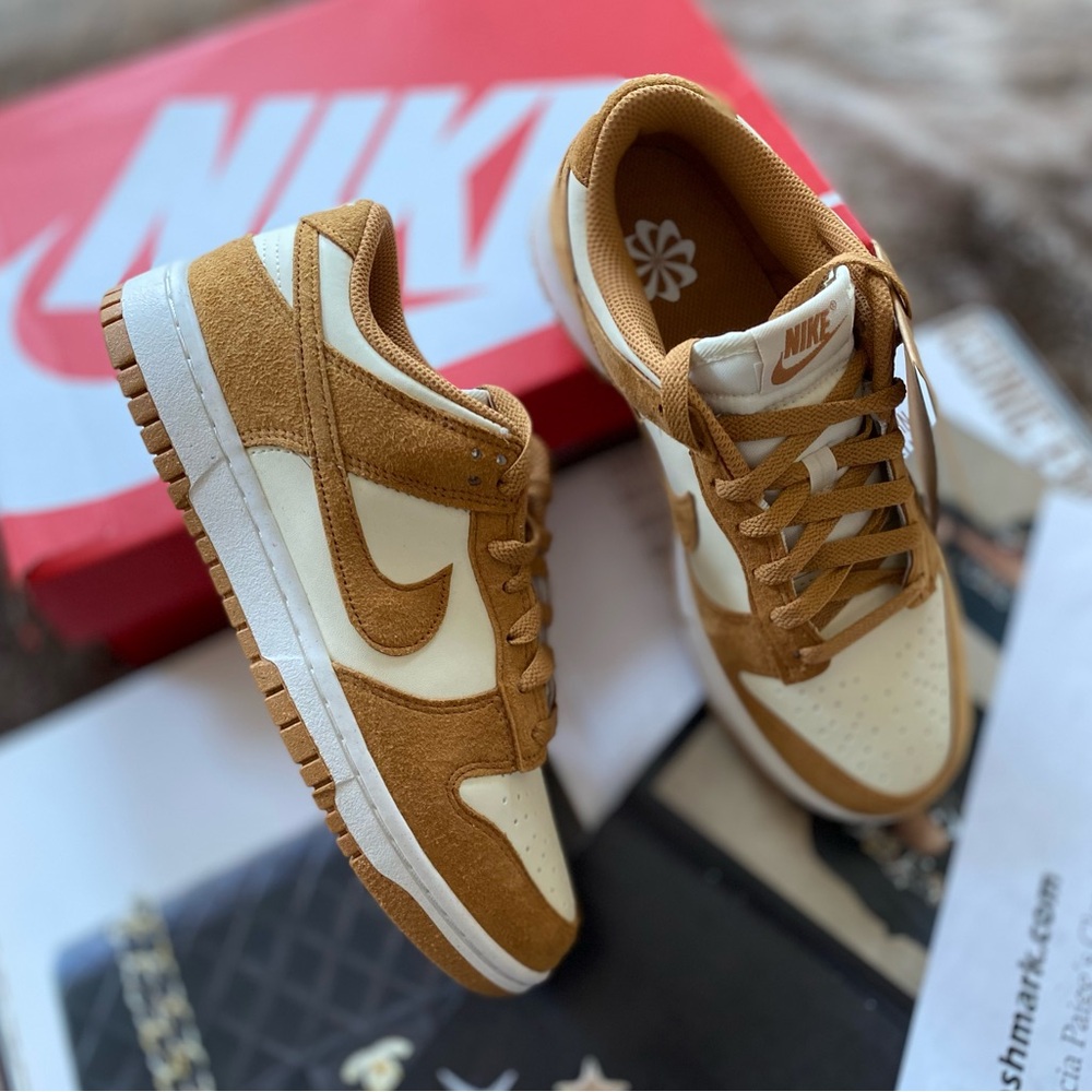 Nike Dunk Low Sneakers - Picture 14 of 16